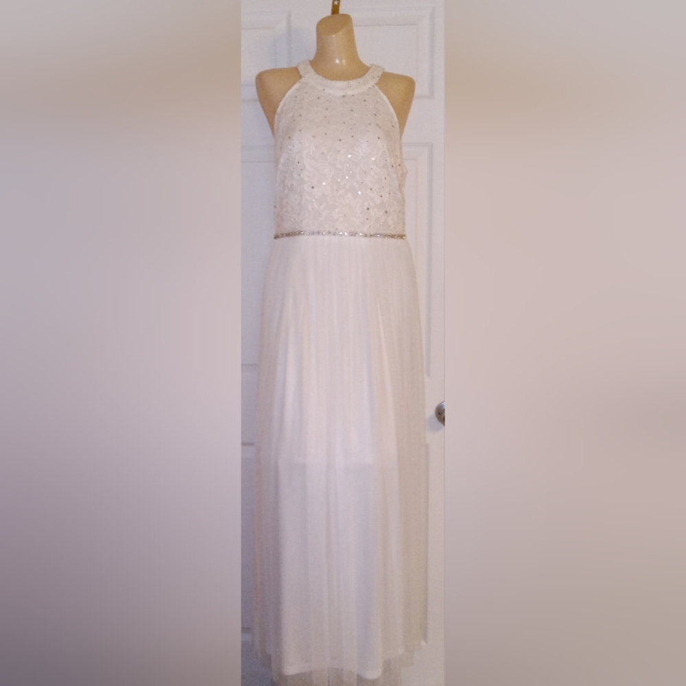 NWOT Size Large Elegant White Sleeveless Dress